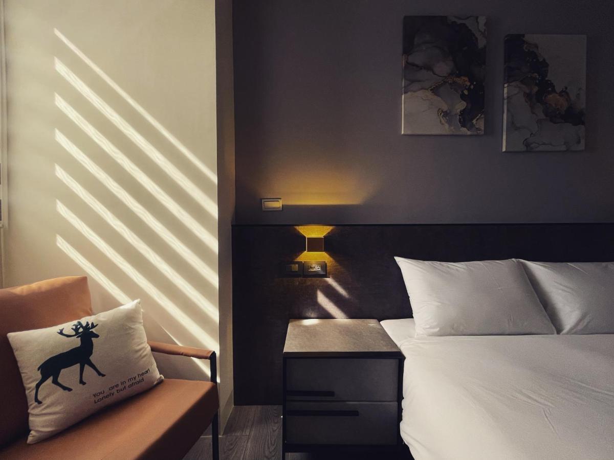 Six Seasons Inn - Qian He 타이난 외부 사진