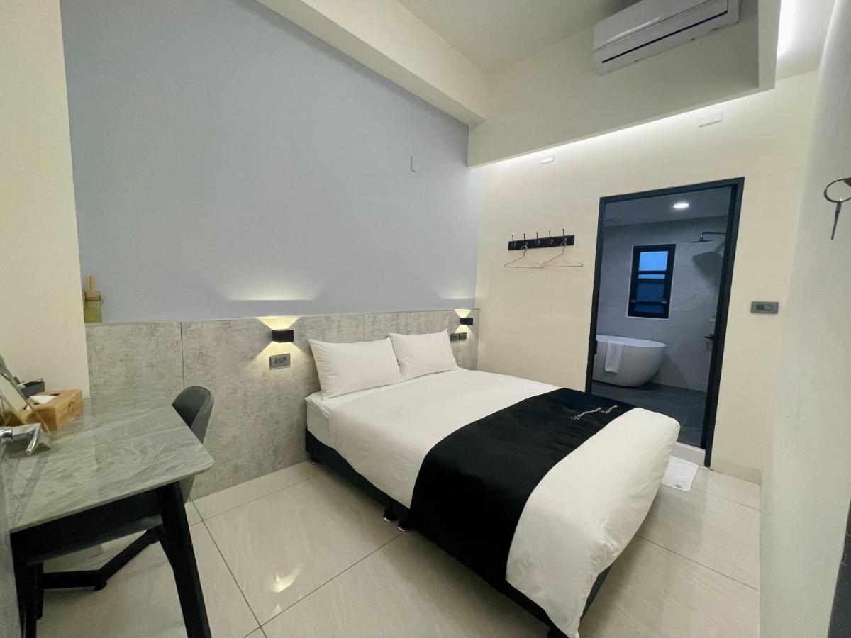 Six Seasons Inn - Qian He 타이난 외부 사진